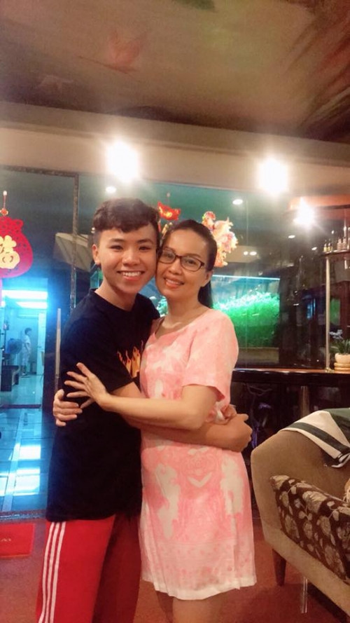 Xúc động học trò đến 'vấn an' Cẩm Ly nhân dịp 20/11 ảnh 3