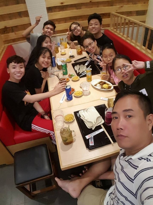 Xúc động học trò đến 'vấn an' Cẩm Ly nhân dịp 20/11 ảnh 4