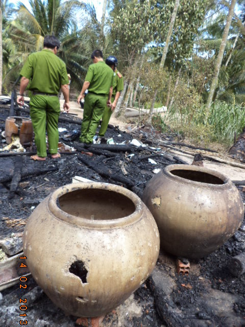 Chum vại bị nổ