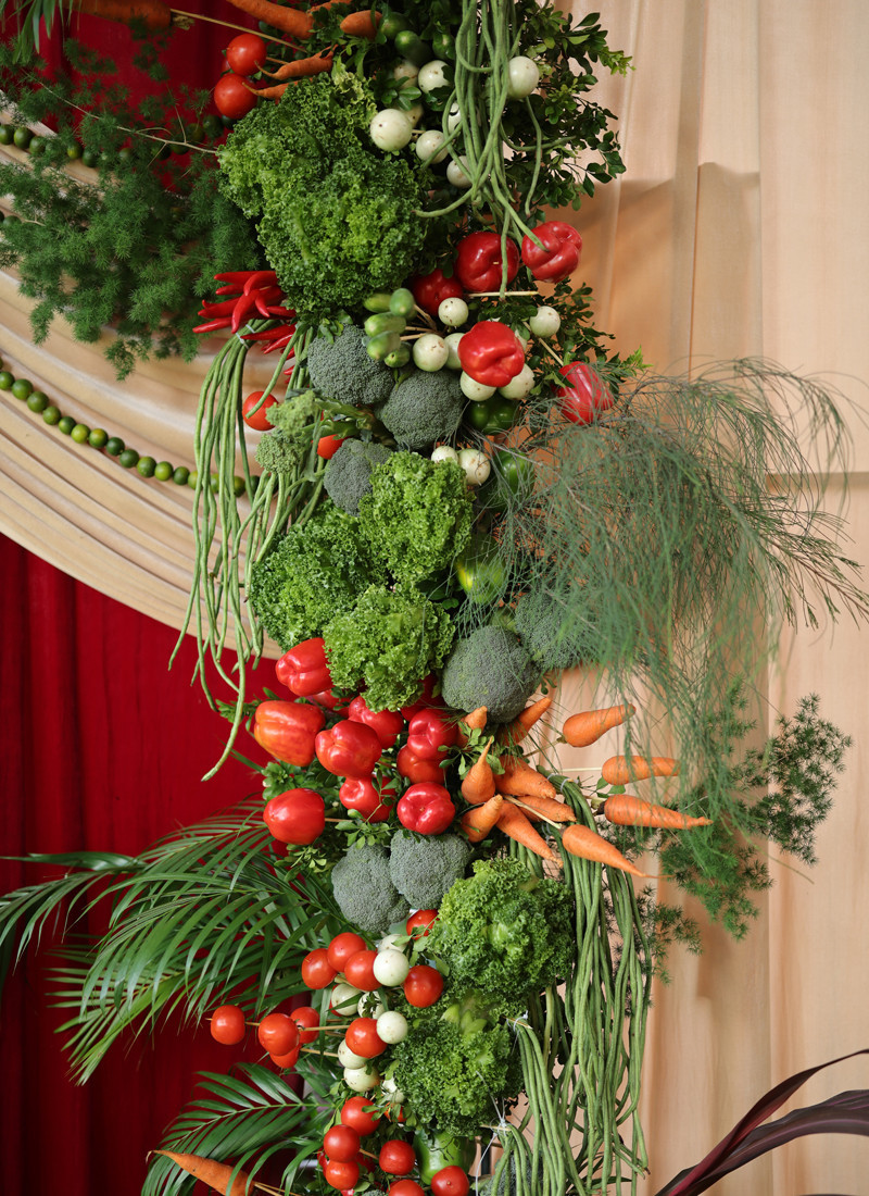 Rau củ quả được dùng trang trí đám cưới.