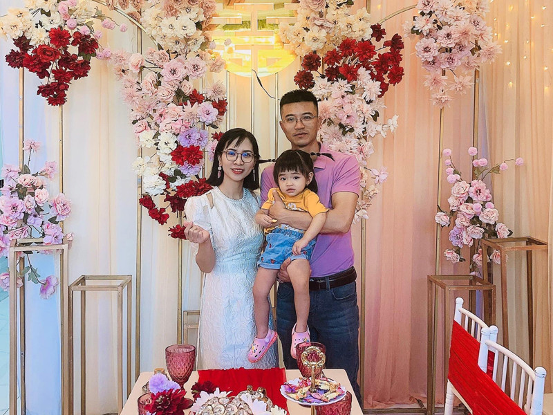 Tổ ấm hạnh phúc của Trần Nga Tổ ấm hạnh phúc của Trần Nga