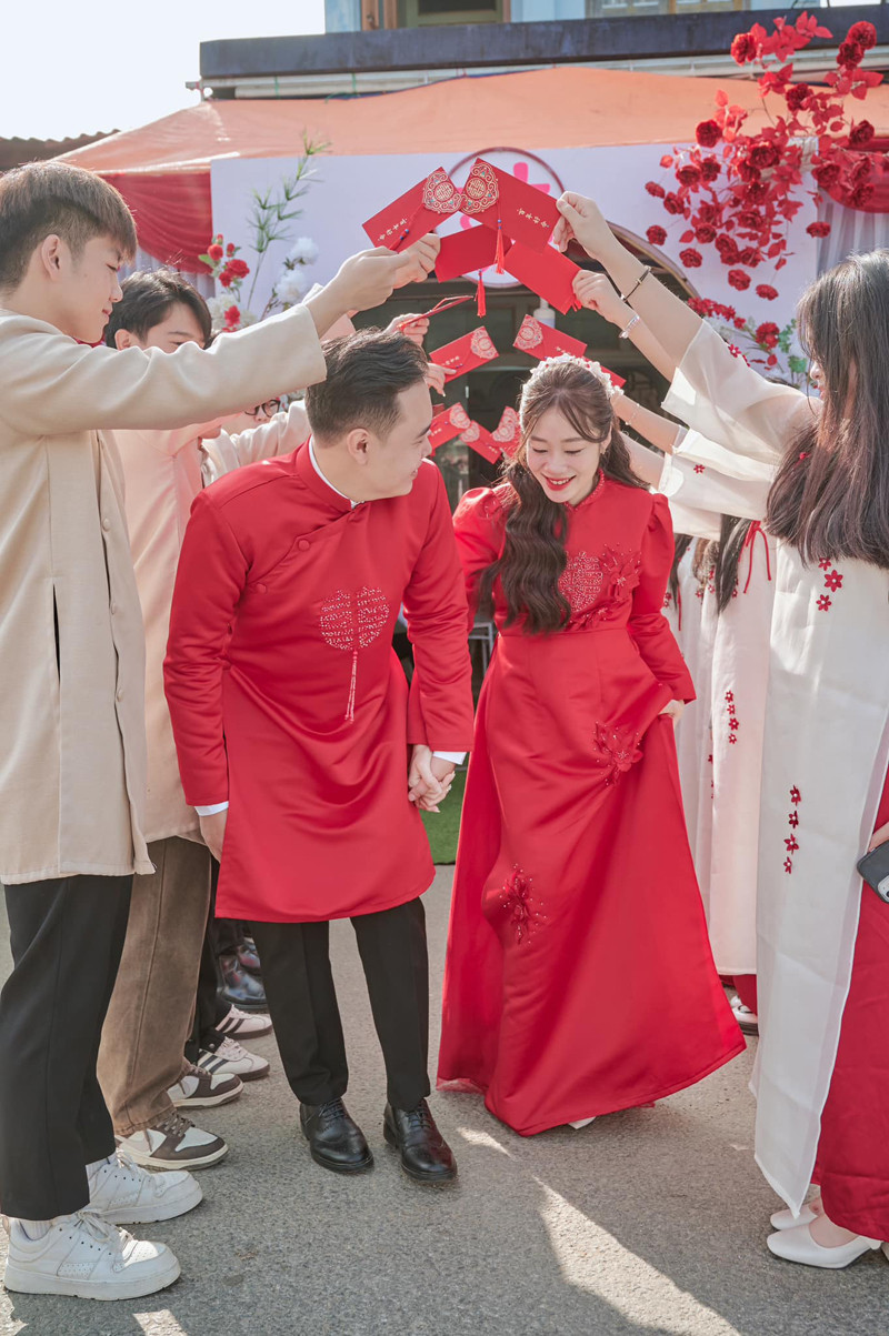 Thành và Nga cảm mến nhau từ thuở học trò.