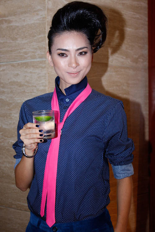 Ngô Thanh Vân rất yêu thích phong cách này nhờ sự năng động, cá tính mà nó đem lại