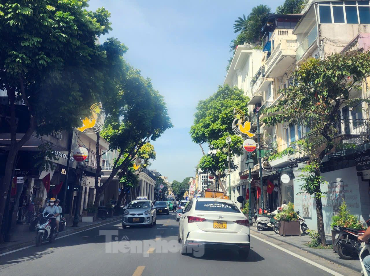 Tại Hà Nội, hiện nay thành phố vẫn đang áp dụng Bảng giá đất theo Quyết định 30/2019/QĐ-UBND ngày 31/12/2019, áp dụng từ ngày 1/1/2020 đến ngày 31/12/2024. Trong đó, giá đất ở được áp dụng tùy theo từng quận, huyện, tuyến đường, vị trí.