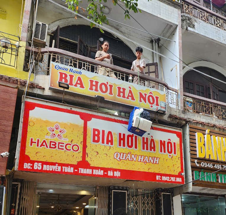 Các hộ dân thuộc diện GPMB trên đường Nguyễn Tuân di chuyển tài sản Các hộ dân thuộc diện GPMB trên đường Nguyễn Tuân di chuyển tài sản