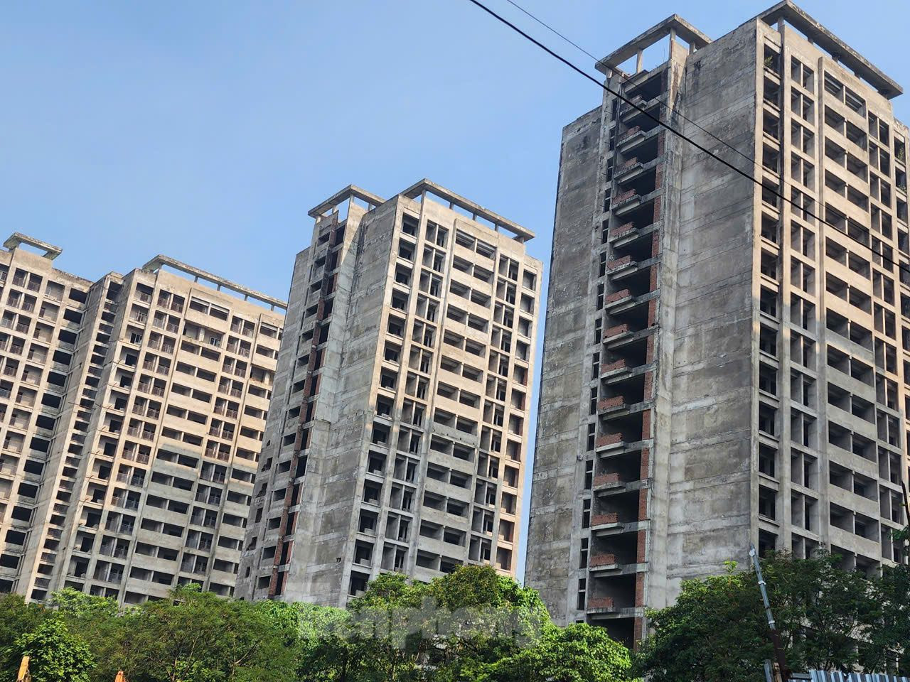 Tại một số buổi tiếp xúc cử tri, cử tri quận Hoàng Mai đã đề nghị thành phố đẩy nhanh tiến độ chuyển đổi công năng của các khu nhà ở sinh viên thành nhà ở xã hội. Từ đó, góp phần cung cấp thêm nhà ở giá rẻ cho các đối tượng thuộc diện chính sách, đặc biệt là những người có hoàn cảnh khó khăn về nhà ở.