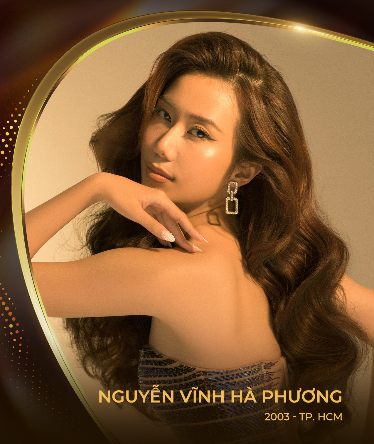 Nguyễn Vĩnh Hà Phương cũng là thí sinh gây chú ý với nhiều thành tích ấn tượng. Cô sinh năm 2003, đến từ TPHCM. Hà Phương từng vào top 5 phần thi Người đẹp Tài năng của cuộc thi Miss World Vietnam 2022. Cô đã tốt nghiệp Trung Cấp Thanh Nhạc - Nhạc Viện TPHCM bằng giỏi.