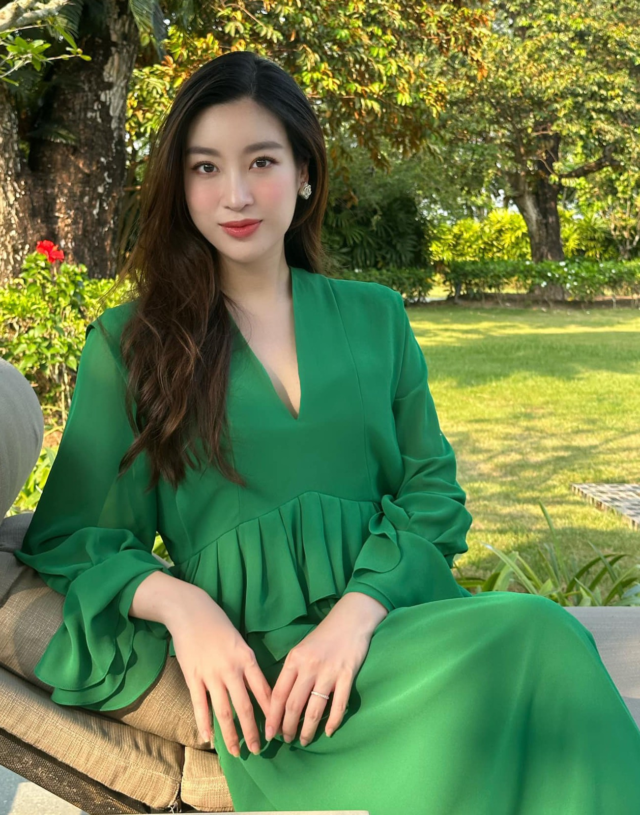 Thời gian gần đây, Đỗ Mỹ Linh thường mặc đồ rộng khiến nhiều người cho rằng cô đang mang thai. Vốn kín tiếng nên người đẹp Hà Nội không chia sẻ chuyện riêng tư.