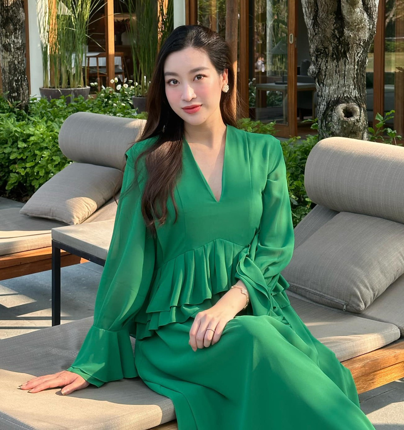 Thời gian gần đây, Đỗ Mỹ Linh thường mặc đồ rộng khiến nhiều người cho rằng cô đang mang thai. Vốn kín tiếng nên người đẹp Hà Nội không chia sẻ chuyện riêng tư.