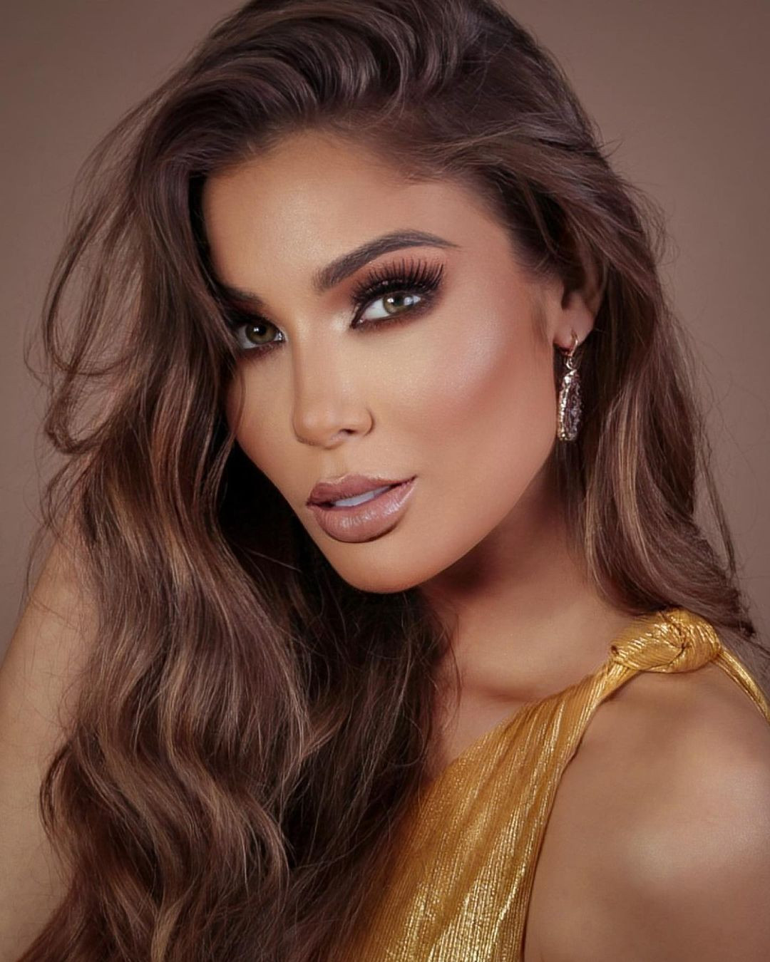 Hoa hậu Hòa bình Brazil 2023 là cuộc thi nhan sắc thứ 10 mà Adriana Yanca từng tham dự. Cô dự thi Hoa hậu Quốc tế Brazil 2018, Hoa hậu Hoàn vũ Brazil 2019, Hoa hậu Thế giới Brazil 2021, Hoa hậu Siêu quốc gia Brazil 2022.