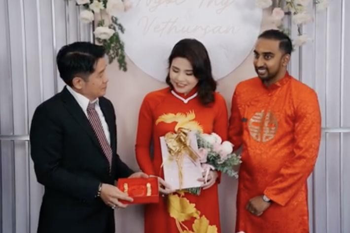 Đám cưới với của hồi môn trị giá 300 tỷ đồng khiến nhiều người ngưỡng mộ (Ảnh cắt từ clip: Nhân vật cung cấp).