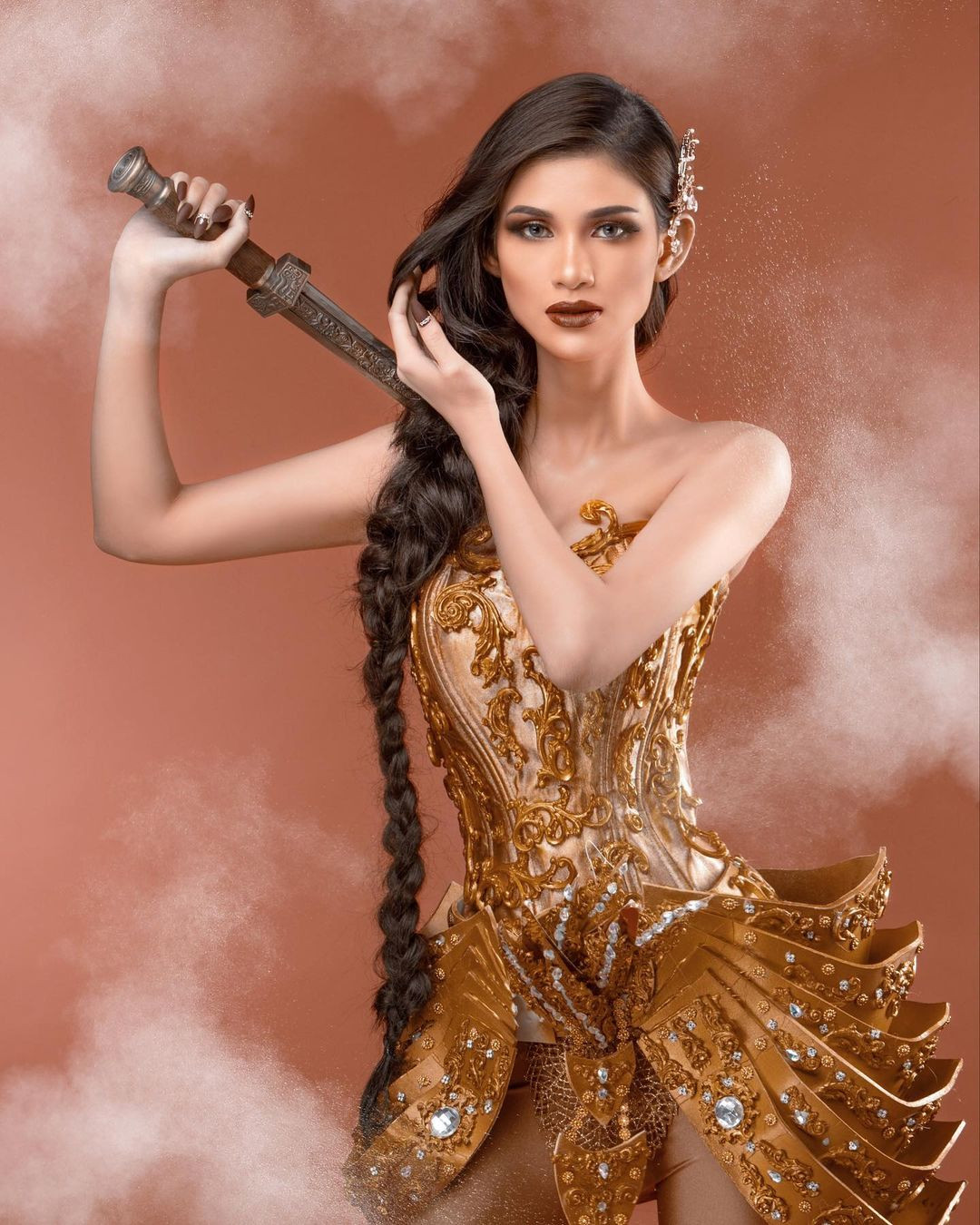 Indonesia là quốc gia được đánh giá cao tại sân chơi Miss Grand với những thành tích ấn tượng. Quốc gia này thường cử tới cuộc thi Hoa hậu Hòa bình những người đẹp có sắc vóc sắc sảo, nổi trội.