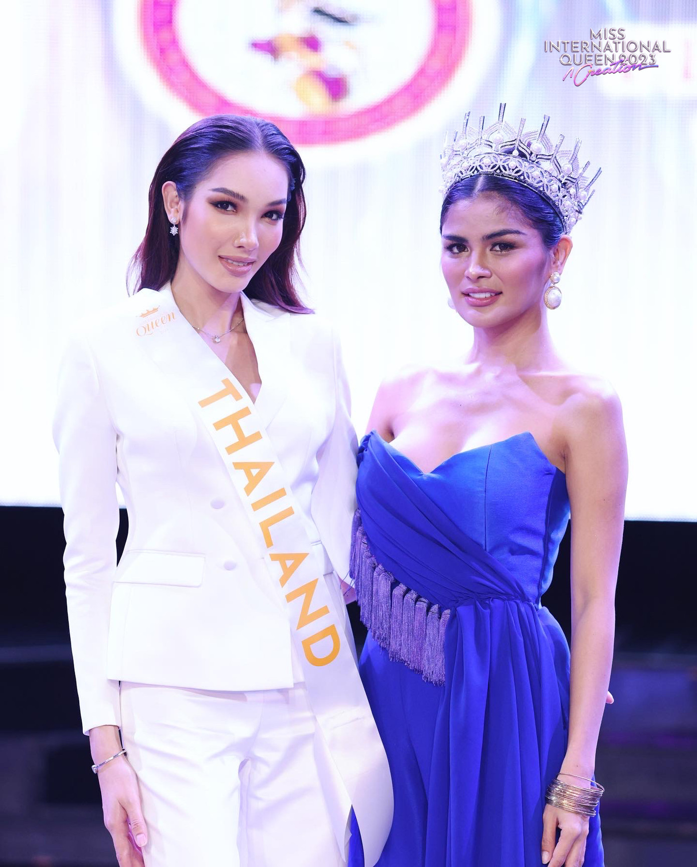 Đại diện nước chủ nhà Thái Lan được đánh giá có vẻ đẹp sắc sảo, hiện đại.