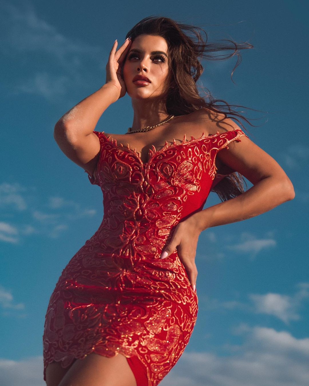 Cô từng tham dự cuộc thi Señorita Colombia 2013. Năm 2014, cô giành chiến thắng tại Miss Caraibes Hibiscus 2014.