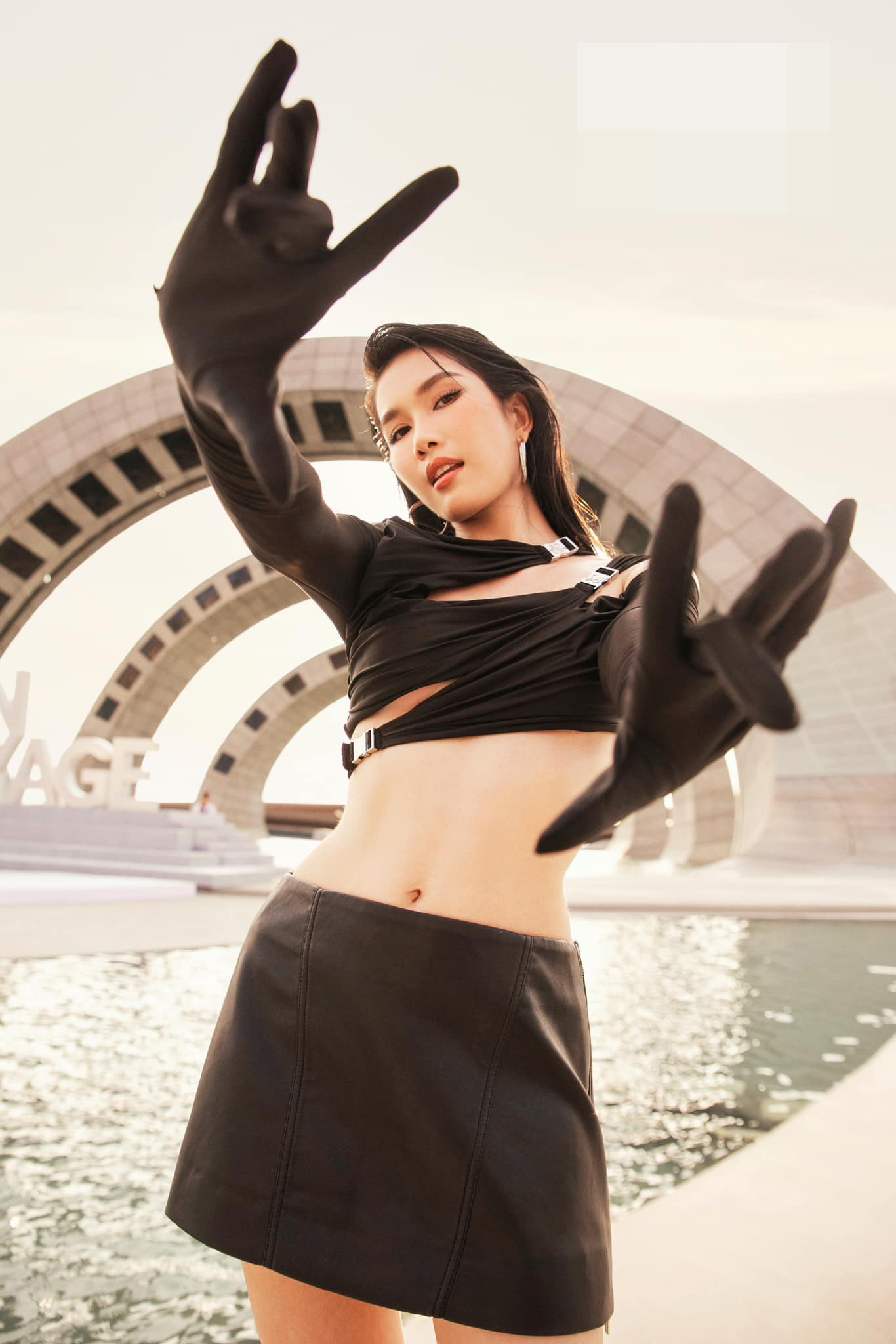 Kể từ sau khi được cầu hôn, Á hậu Phương Anh được nhận xét có phong cách thời trang táo bạo, quyến rũ hơn. Trước đó, Á hậu Việt Nam 2020 gắn liền với phong cách nhẹ nhàng, trong sáng. Hiện tại, cô thử nghiệm nhiều cách ăn mặc cá tính, gợi cảm.