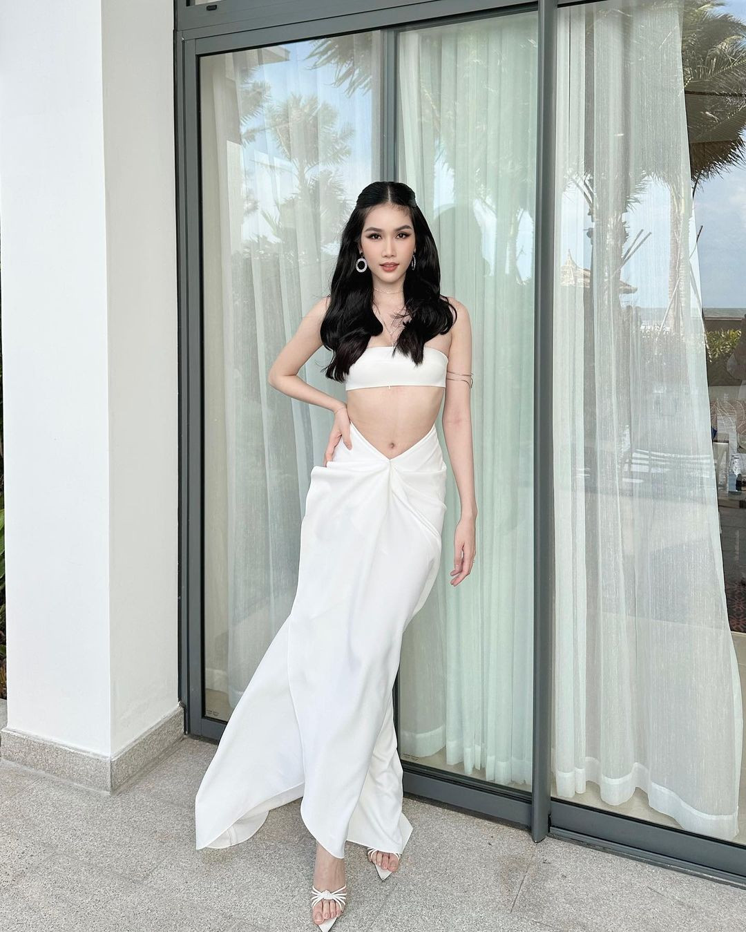 Phạm Ngọc Phương Anh sinh năm 1998, tại TPHCM. Cô giành ngôi vị Á hậu 1 cuộc thi Hoa hậu Việt Nam 2020 và được khán giả ưu ái gọi là “Á hậu học giỏi” với hàng loạt thành tích ấn tượng cùng trình độ ngoại ngữ nổi bật. Năm 2022, Phương Anh đại diện Việt Nam tại cuộc thi Hoa hậu Quốc tế ở Nhật Bản. Hiện tại, Phương Anh tập trung cho việc học thạc sĩ và chia sẻ dự định muốn phát triển sự nghiệp trong ngành giáo dục.