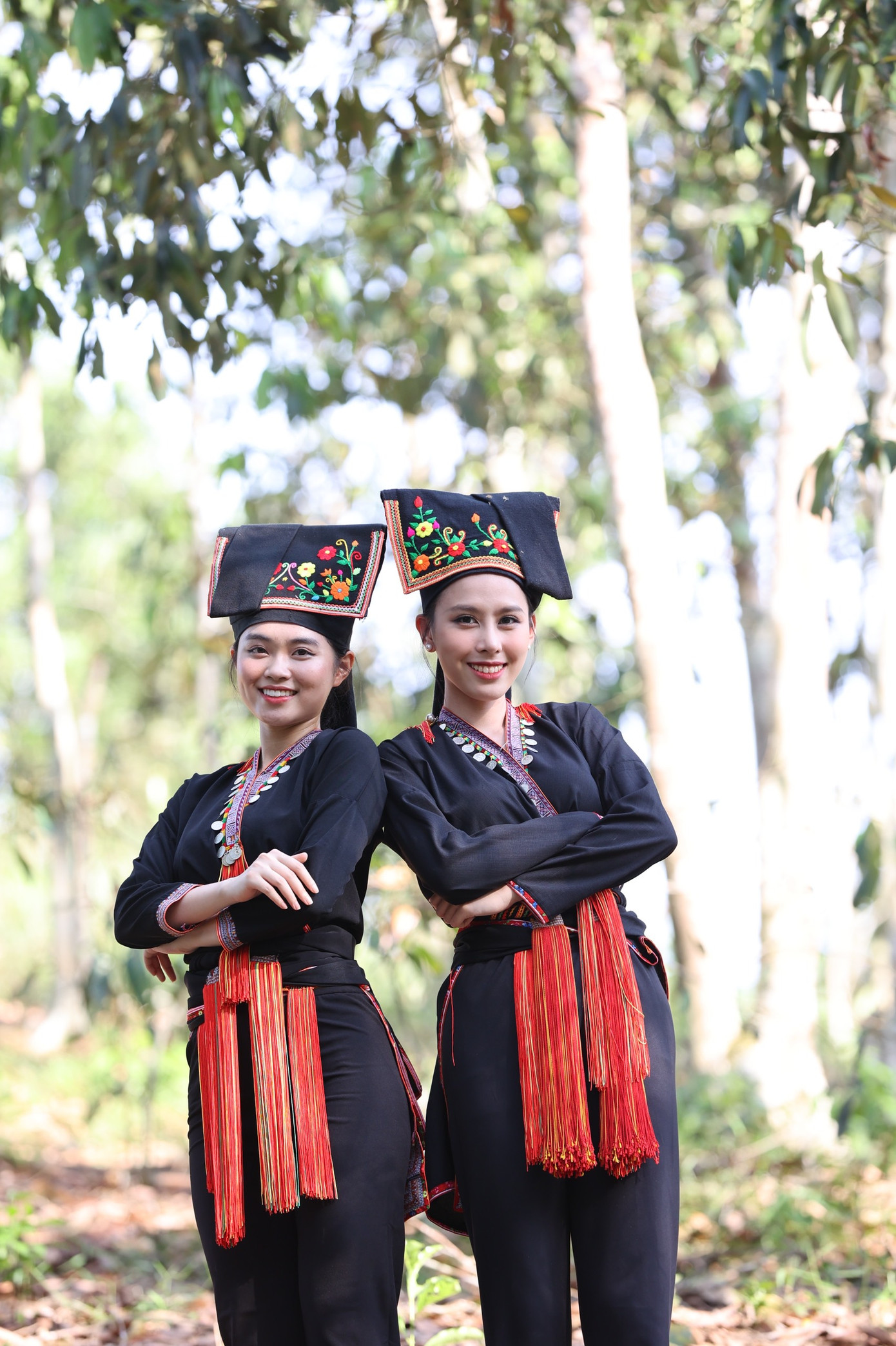 Tham dự hội thảo về chuyển đổi số lần này, Á hậu Ngọc Hằng và người đẹp Phương Anh mong rằng cuộc cách mạng số sẽ thực sự tạo ra được sự bứt phá cho kinh tế, du lịch Yên Bái trong thời gian tới.