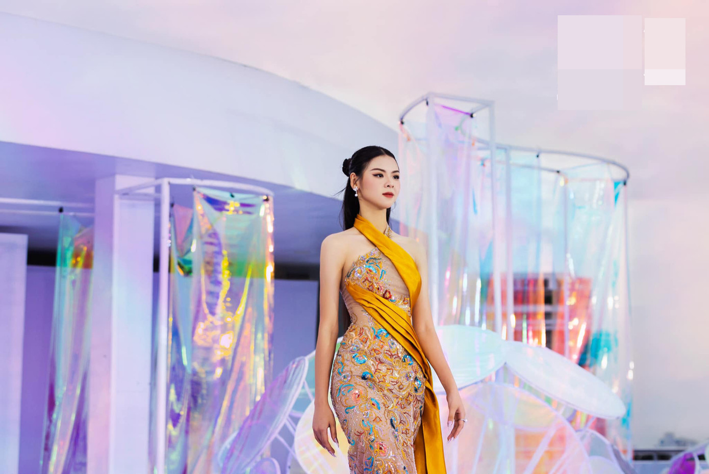 Người đẹp cần cải thiện nhiều hơn về kỹ năng trình diễn catwalk, biểu cảm cũng như hình thể để tiếp tục ghi dấu ấn.