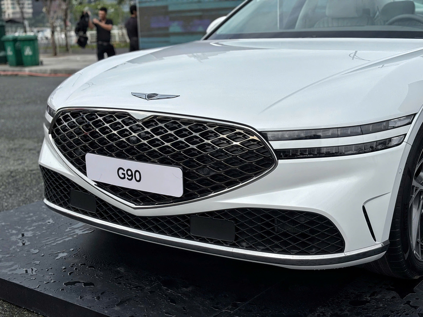 Hyundai Genesis G90 thế hệ mới được trang bị động cơ xăng 3.5L, tăng áp, sản sinh công suất 375 mã lực, mô-men xoắn 530 Nm và hộp số tự động 8 cấp.