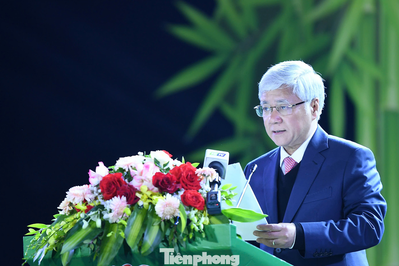 Ông Đỗ Văn Chiến - Ủy viên Bộ Chính trị, Bí thư Trung ương Đảng, Chủ tịch Ủy ban Trung ương Mặt trận Tổ quốc Việt Nam phát biểu tại chương trình. Ông Đỗ Văn Chiến - Ủy viên Bộ Chính trị, Bí thư Trung ương Đảng, Chủ tịch Ủy ban Trung ương Mặt trận Tổ quốc Việt Nam phát biểu tại chương trình.