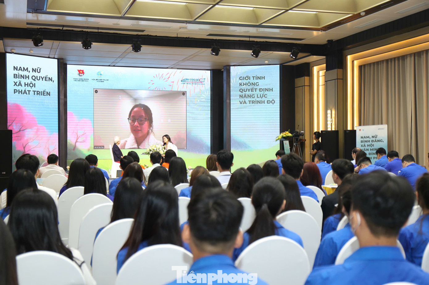 Tác giả Võ Lê Yến Trân - sinh viên Trường Đại học Drexel, bang Pennsylvania, Hoa Kỳ giao lưu từ xa tại chương trình. Tác giả Võ Lê Yến Trân - sinh viên Trường Đại học Drexel, bang Pennsylvania, Hoa Kỳ giao lưu từ xa tại chương trình.