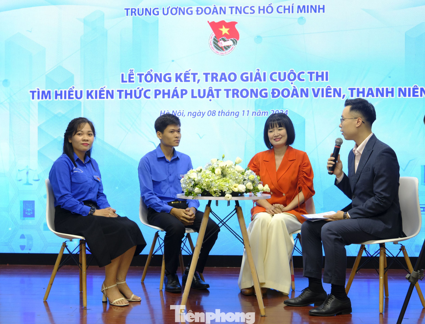 Các diễn giả giao lưu tại chương trình. Ảnh: Châu Linh