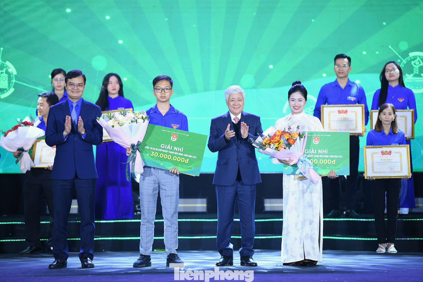 Các tác giả của dự án khởi nghiệp thanh niên nông thôn năm 2024 đoạt giải Nhì. Các tác giả của dự án khởi nghiệp thanh niên nông thôn năm 2024 đoạt giải Nhì.