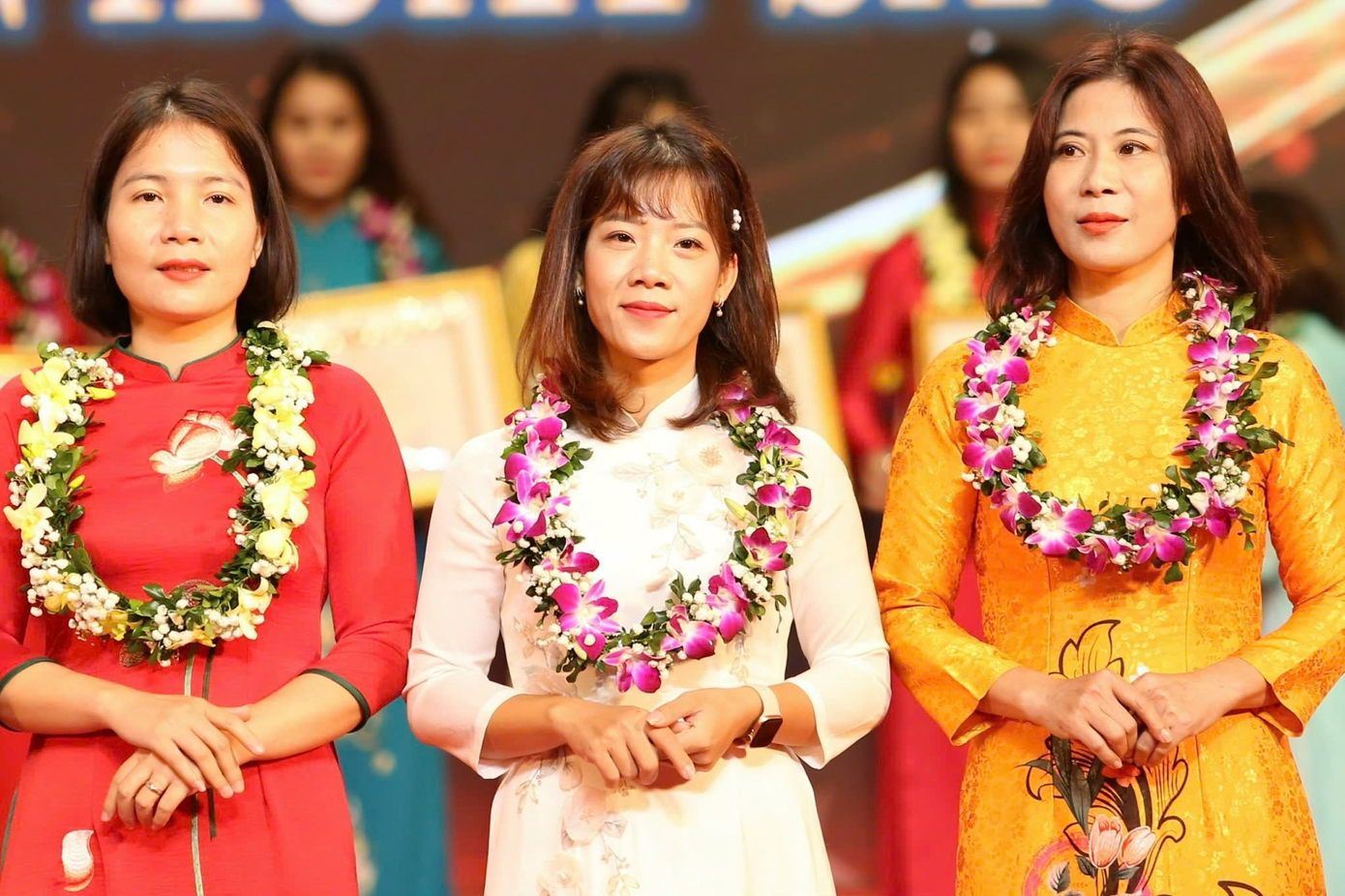 Trong tương lai, cô Lộc Thị Liên (ở giữa) mong muốn sẽ được thực hiện, thiết kế những dự án biểu diễn âm nhạc ở quê nhà. Trong tương lai, cô Lộc Thị Liên (ở giữa) mong muốn sẽ được thực hiện, thiết kế những dự án biểu diễn âm nhạc ở quê nhà.