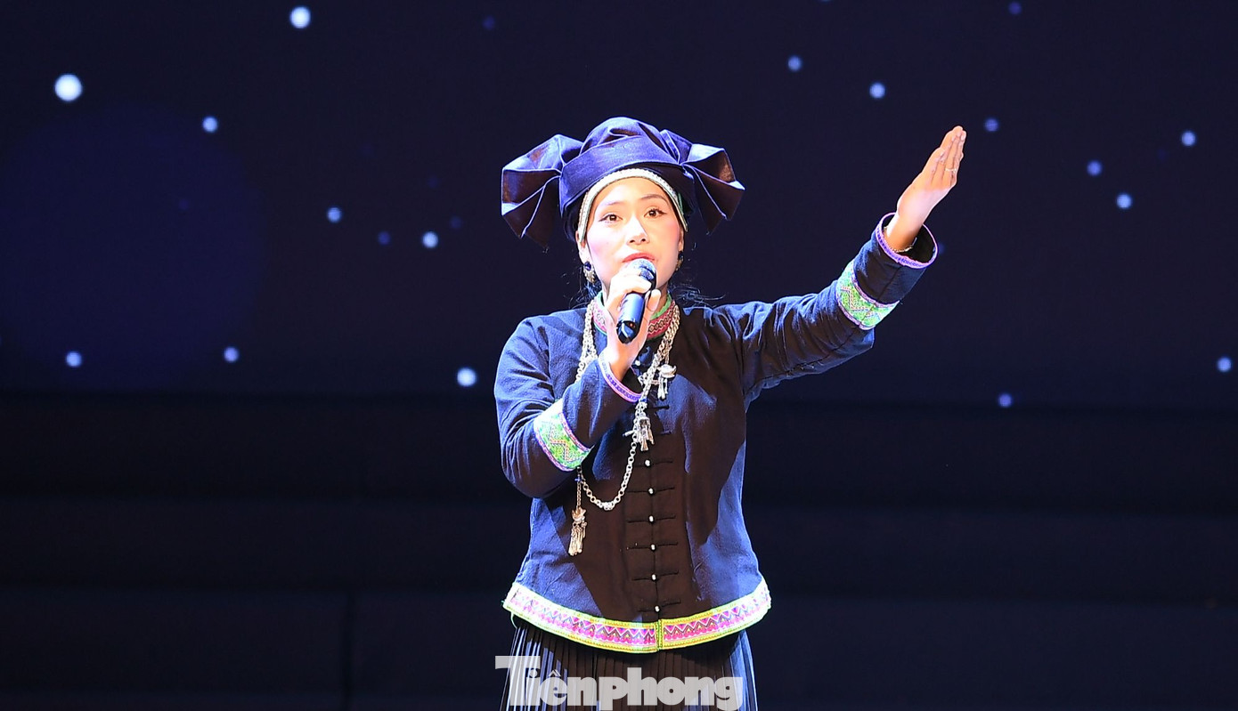 “Cô còi” của những đứa trẻ miền biên viễn - Hoàng Thị Lan Hương (Trường THCS xã Tùng Vài, huyện Quản Bạ, tỉnh Hà Giang) đã có những chia sẻ xúc động.