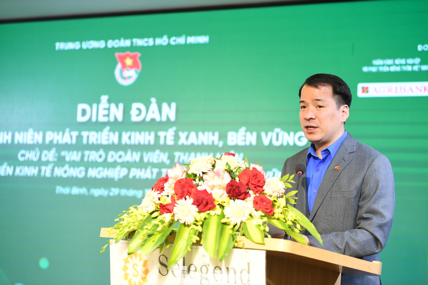 Anh Ngô Văn Cương - Bí thư T.Ư Đoàn phát biểu khai mạc diễn đàn.