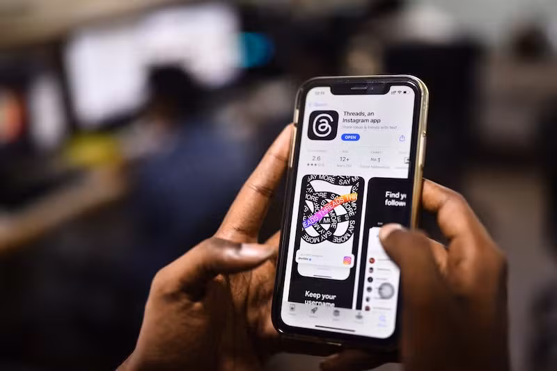 Nhiều bạn trẻ chọn mạng xã hội Threads để bày tỏ về các vấn đề cá nhân như tình yêu, áp lực học tập, khó khăn công việc hay những tâm sự thầm kín.