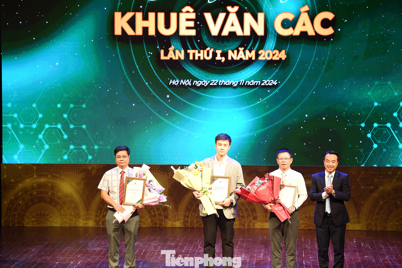 Giải thưởng Khuê Văn Các lần thứ I năm 2024 với sự đồng hành của Quỹ hỗ trợ Tài năng trẻ Việt Nam.