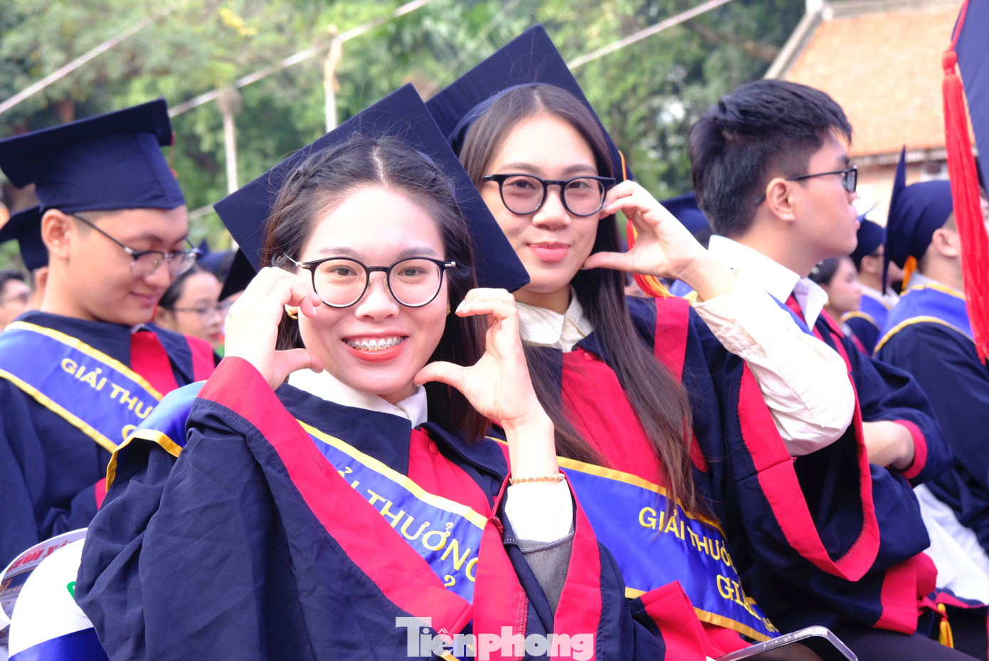 Tác giả của các đồ án xuất sắc nhận Giải thưởng Loa thành năm nay. Ảnh: Châu Linh