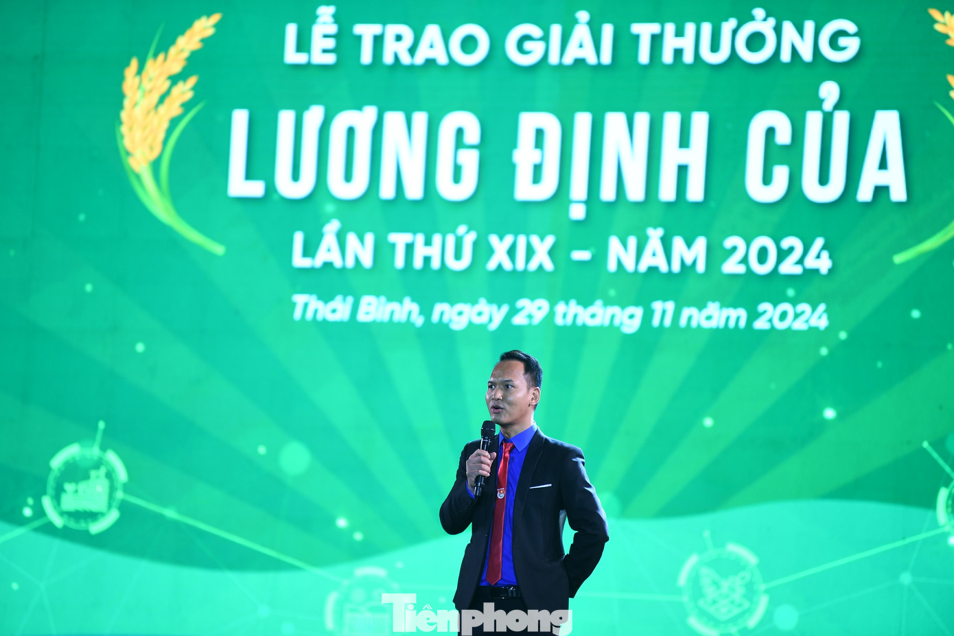 Anh Nguyễn Văn Luân - Giám đốc Công ty TNHH Đầu tư và thương mại Duy Nguyên, gương mặt tiêu biểu nhận Giải thưởng Lương Định Của năm nay.