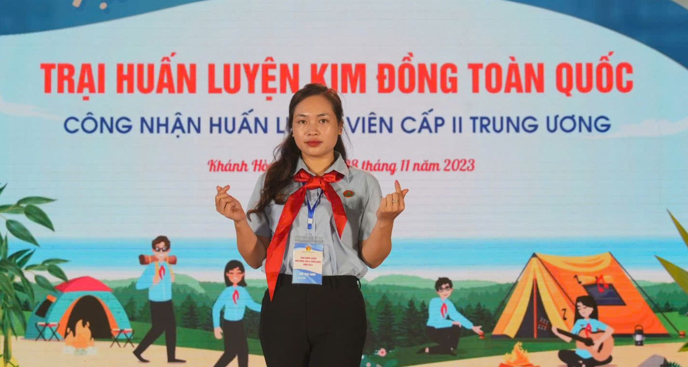 Cô giáo Bùi Thị Ngọc Diệp, người dân tộc Mường, đang công tác tại Trường THCS Dân Chủ, huyện Hòa An, tỉnh Cao Bằng.