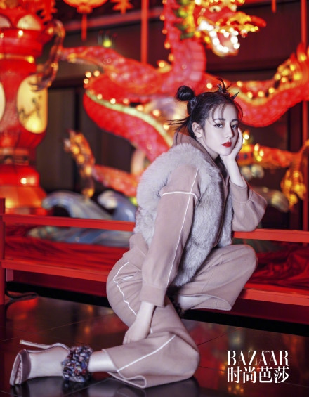 Địch Lệ Nhiệt Ba đẹp mê mẩn trong bộ ảnh đón Trung thu ảnh 3