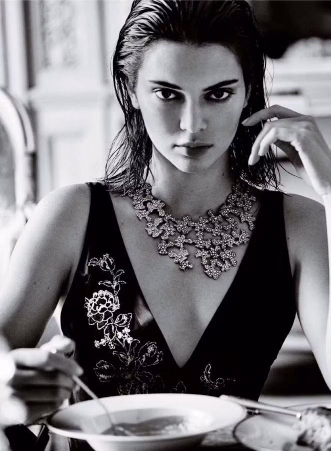 Biệt thự sân vườn hồ nước tuyệt đẹp của ‘chân dài’ Kendall Jenner ảnh 17