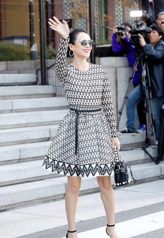 Đám cưới Song Hye Kyo - Song Joong Ki: Cô dâu chú rể sánh đôi ảnh 13