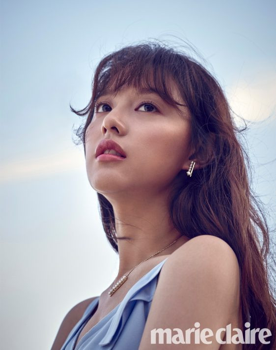 Mỹ nhân ‘Hậu duệ mặt trời’ yêu kiều trong nắng vàng ở Bali ảnh 2