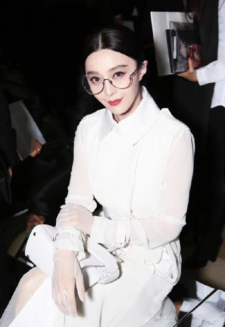 Phạm Băng Băng sang trọng và đẳng cấp bất ngờ tại Paris ảnh 6