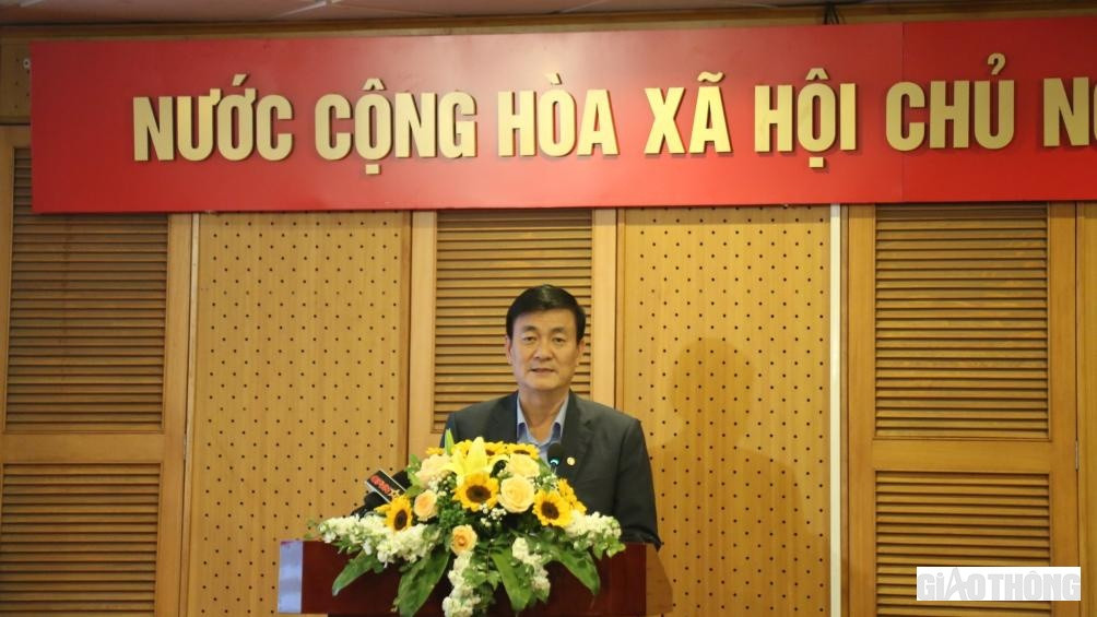 Về phía Cục Đăng kiểm VN, ông Nguyễn Chiến Thắng, Cục trưởng Cục Đăng kiểm VN bày tỏ sự trân trọng cảm ơn đối với Bộ Quốc phòng, Tổng cục kỹ thuật, Cục Xe – Máy đã hỗ trợ Cục Đăng kiểm VN, Bộ GTVT trong thời điểm hết sức khó khăn hiện nay.