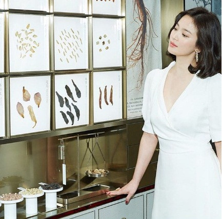 Song Hye Kyo duyên dáng nền nã ở Thượng Hải ảnh 6