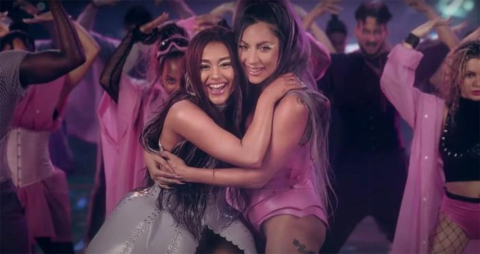 Bài đăng ăn mừng chiến thắng của Ariana Grande nhận về vô vàn chỉ trích từ cộng đồng mạng.