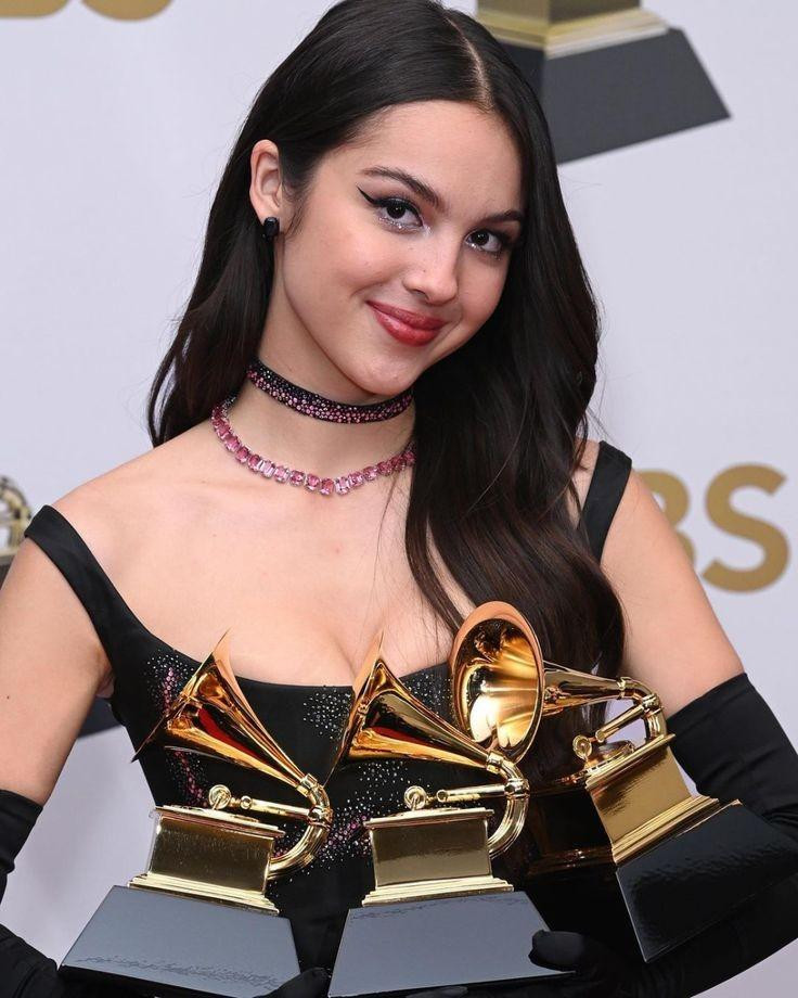 Chùm ca khúc về chủ đề chia tay đã giúp Olivia Rodrigo gặt hái được nhiều thành công.