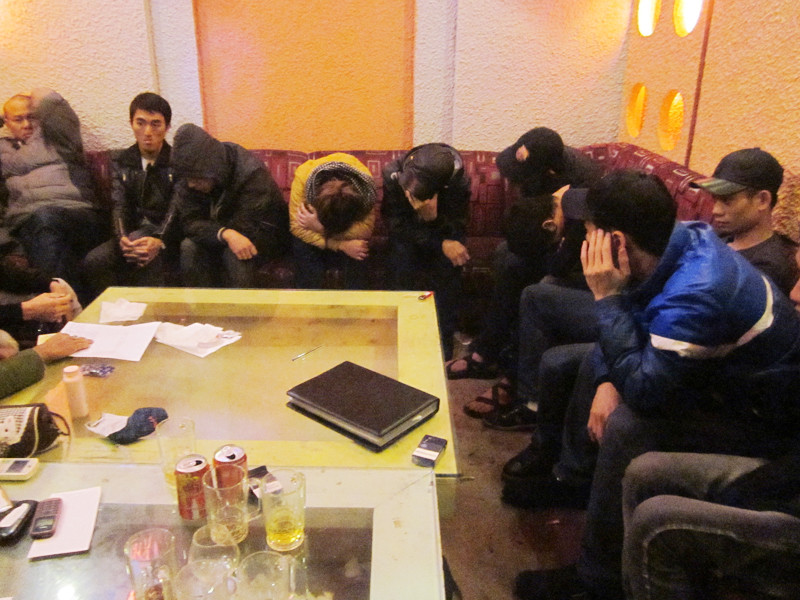 Các đối tượng bị bắt giữ. Ảnh: Tuấn Nguyễn. Các đối tượng bị bắt giữ. Ảnh: Tuấn Nguyễn