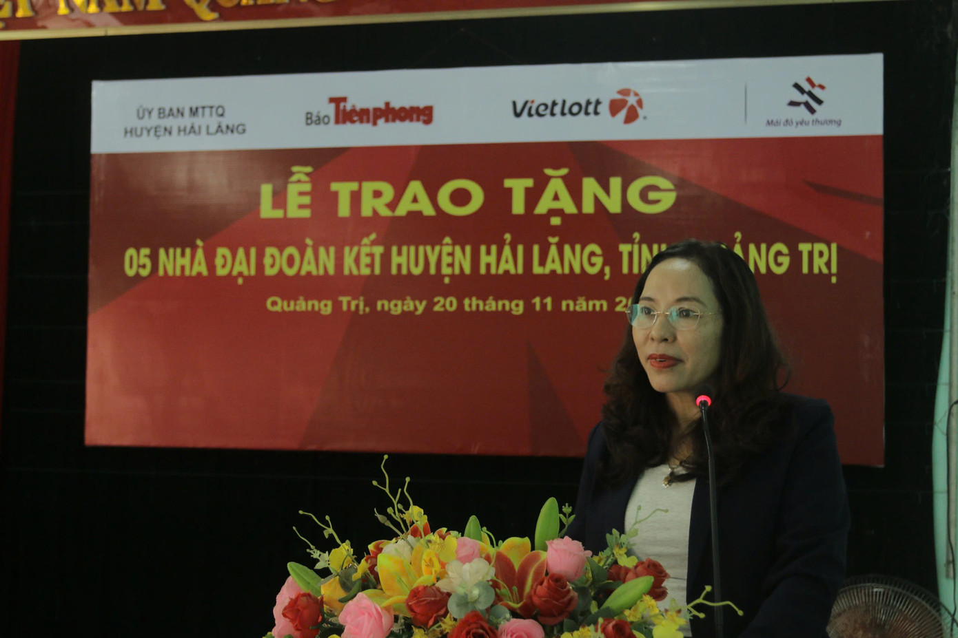 Bà Hoàng Thị Phương Nam-Phó Bí thư Thường trực Huyện ủy, Chủ tịch HĐND huyện Hải Lăng phát biểu. Bà Hoàng Thị Phương Nam-Phó Bí thư Thường trực Huyện ủy, Chủ tịch HĐND huyện Hải Lăng phát biểu.