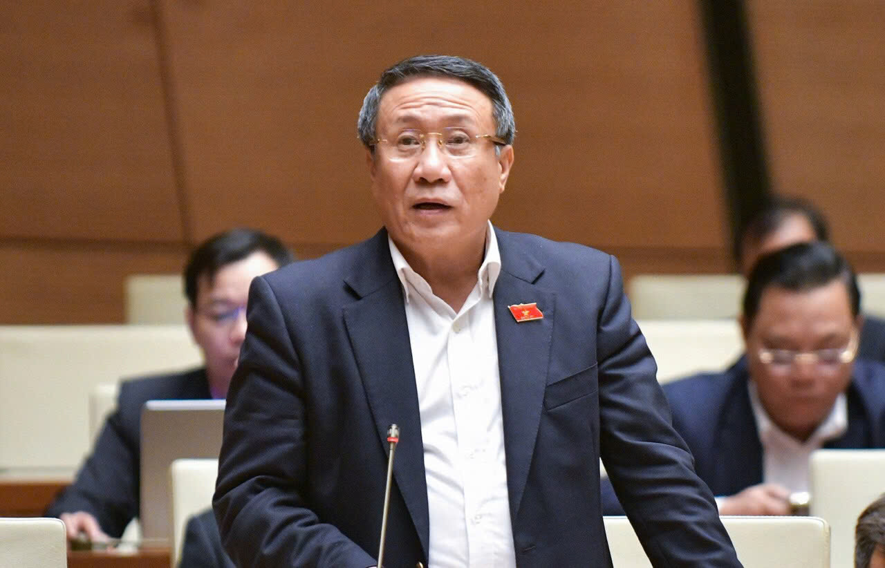 Ông Hà Sỹ Đồng tại diễn đàn Quốc hội. Ông Hà Sỹ Đồng tại diễn đàn Quốc hội.