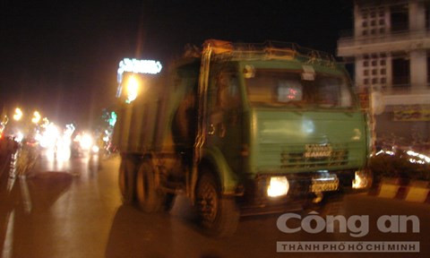 BẢN TIN ATGT: Người đàn ông chết thảm vì nắp thùng xe tải ảnh 4