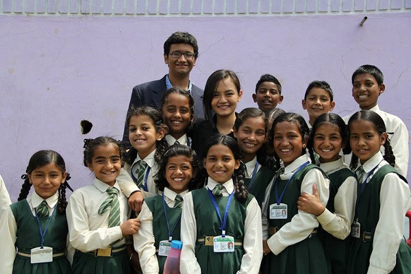 Nữ sinh tuổi 17 nhận 'mưa' học bổng từ 12 ĐH tốt nhất thế giới ảnh 1