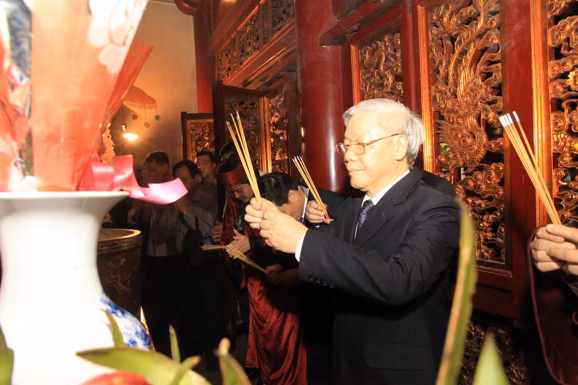 Tổng Bí thư cùng nhân dân dâng hương tưởng nhớ các Vua Hùng ảnh 6